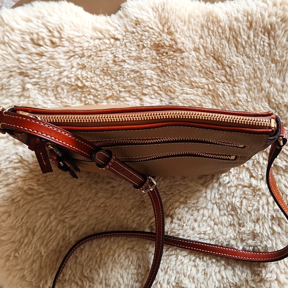 Gorgeous NWOT Dooney & Bourke Triple Zip Carmel Leather Messenger Bag 🤎🧡 - Picture 8 of 16